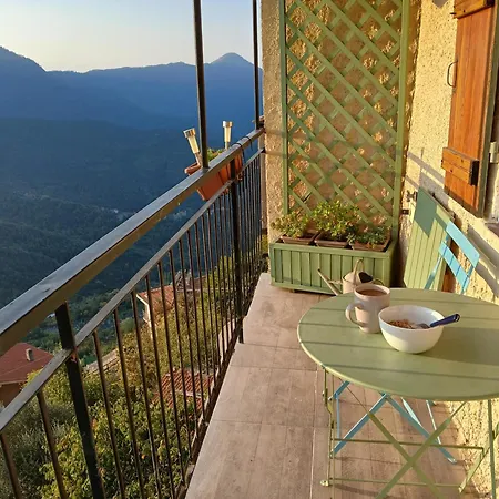 Elegant Bajardo Apartment With Stunning Views Baiardo